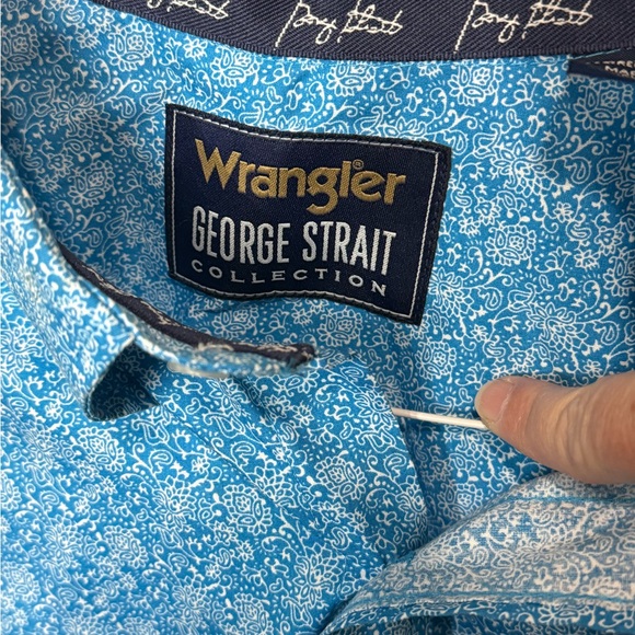Wrangler George Strait Collection Men's Blue Button Down Shirt - Picture 3 of 7
